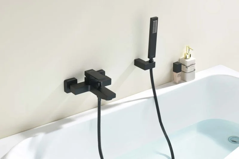 Смеситель для ванны с душевым набором AQUATEK, матовый черный AQ1649MB ЛИБРА