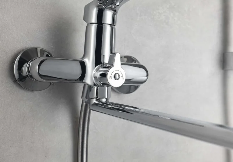 Смеситель для ванны с длинным изливом AQUATEK AQ1042CR ВЕГА